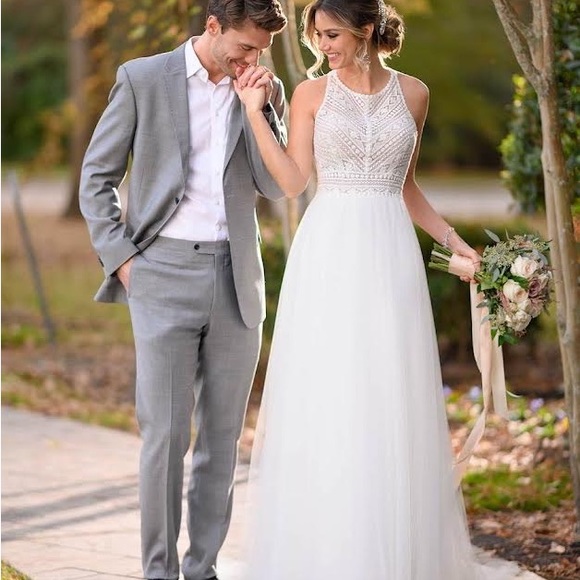 New. Never worn, never altered Stella York wedding dress. - Picture 4 of 10